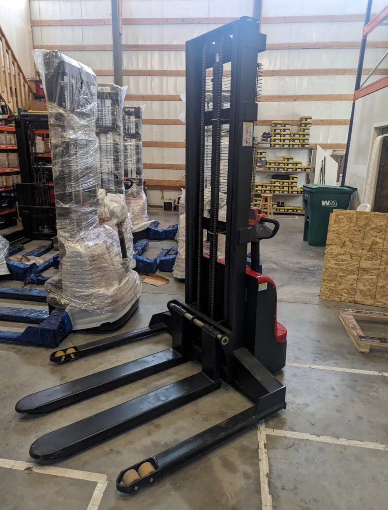 Electric Walkie Stacker